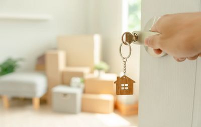 Perfekt zur Eigennutzung oder als Kapitalanlage - kernsaniertes 6-Parteienhaus - wie Neubau