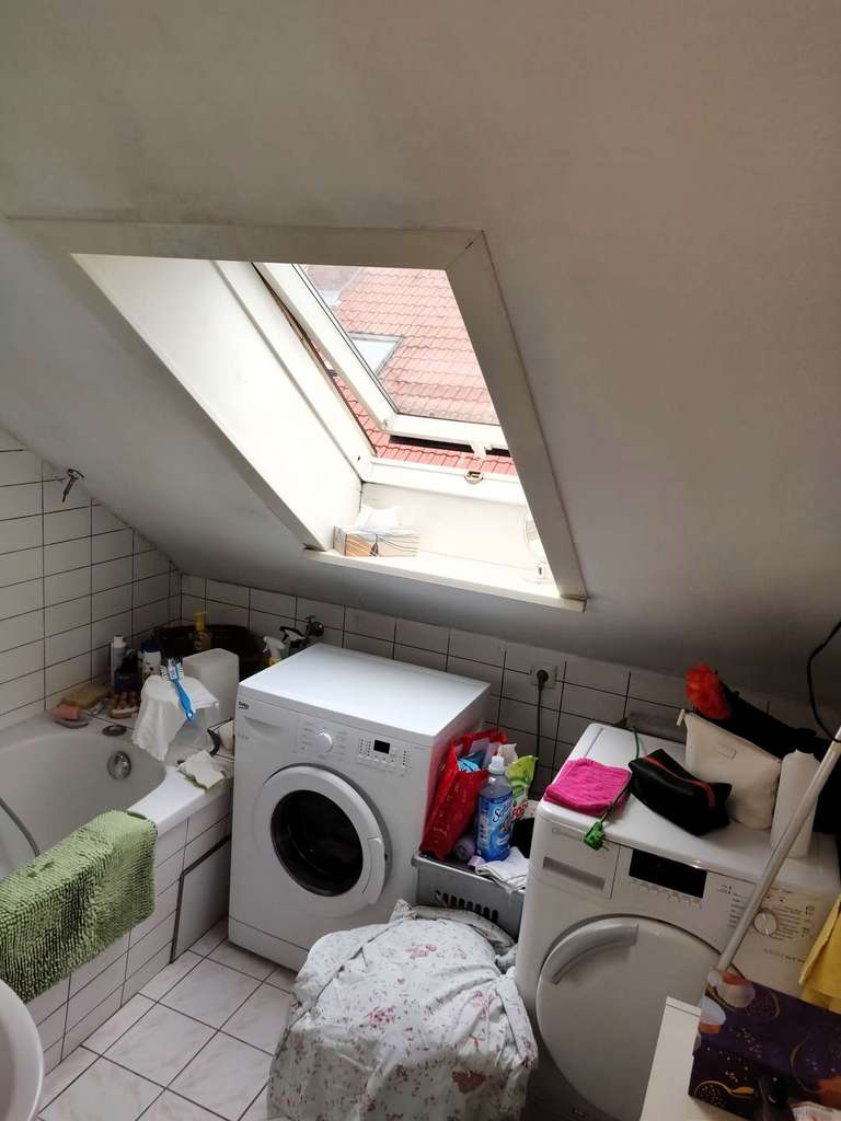 Immobilie in Korntal-Münchingen - Potenzial durch Renovierung – 3-Zimmer-Wohnung mit ca. 7 m² Süd-West-Balkon & Einzelgarage - Bild 4