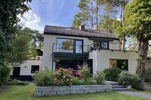 Schönes und geräumiges Einfamilienhaus mit großem Grundstück nahe Groß Glienicker See