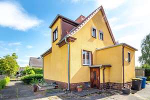 Ruhige Lage in Bernau OT Schönow: EFH mit 3 Zi., Kü., Bad, Keller, mass. Nebengebäude, 868 m² Grdst. – Die vollständige Adresse der Immobilie erhältst du vom Anbieter., 16321 Bernau bei Berlin – Vorschaubild 2