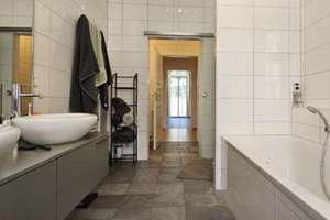 Exklusive 3,5 Zimmer Wohnung im Herzen von Stuttgart – Die vollständige Adresse der Immobilie erhältst du vom Anbieter., 70176 Neue Vorstadt, Stuttgart – Vorschaubild 10