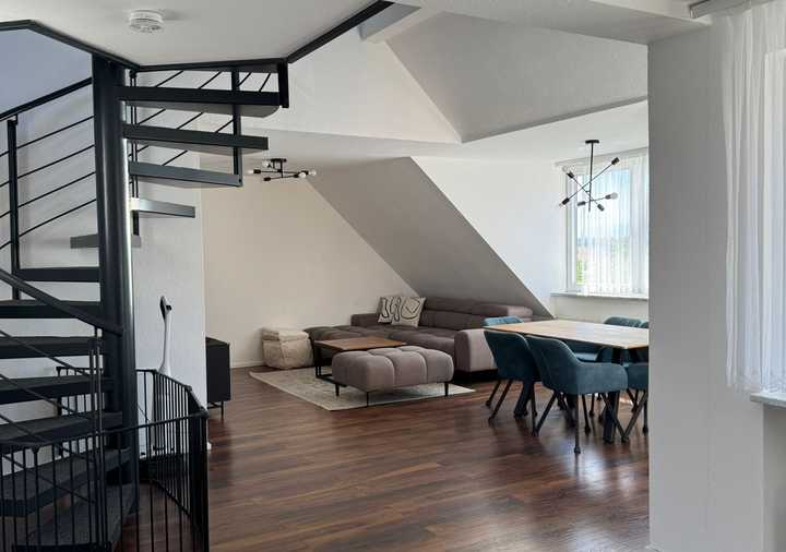 Himmlische Maisonette, Wohnung auf zweit Etage 1-2 DG, kurzfristig frei! VB!