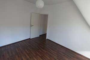 schöne 2-Zimmer-DG-Wohnung mit Einbauküche in Stuttgart/Süd – Böheimstraße 73, 70199 Heslach, Stuttgart – Vorschaubild 2