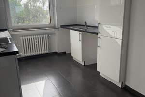Stilvolle, sanierte 3-Zimmer-Wohnung mit Balkon und EBK in Lübeck – 23566 Sankt Gertrud, Lübeck – Vorschaubild 3