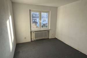 Günstige Gelegenheit!
Mittelreihenhaus als Sanierungsobjekt auf Erbbaugrundstück – Die vollständige Adresse der Immobilie erhältst du vom Anbieter., 24558 Henstedt-Ulzburg – Vorschaubild 5