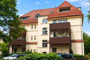 ***2-Zimmer-Dachgeschosswohnung mit Loggia im Denkmalobjekt***