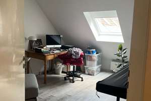 Freundliche, gepflegte 4-Zimmer-Dachgeschosswohnung zur Miete in  zentraler Lage von Oberhausen – Die vollständige Adresse der Immobilie erhältst du vom Anbieter., 46045 Marienkirche, Oberhausen – Vorschaubild 7