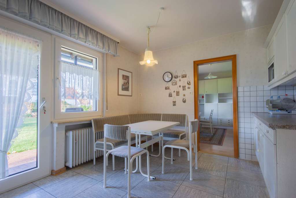 Immobilie in Ense - Zentral gelegenes, solides Wohnhaus auf großem Grundstück in Ense-Höingen - Bild 3