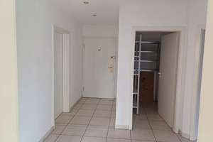 Gepflegte 3-Zimmer-Dachgeschosswohnung mit Balkon und EBK in Augsburg-Hochzoll – Weißenseestraße 22, 86163 Hochzoll-Süd, Augsburg – Vorschaubild 8