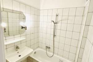 Little Tokyo hübsche 2,5 Zimmer Wohnung mit Loggia zum grünen Innenhof & Badewanne wartet auf Sie – Hohenzollernstraße 28, 40211 Stadtmitte, Düsseldorf – Vorschaubild 9
