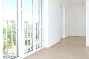 Großzügige, helle 3-Zimmer-Wohnung mit schöner Loggia; Anfragen bitte nur per email! – 80939 Freimann, München – Vorschaubild 7