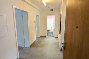 Ansprechende und modernisierte 3-Zimmer-Wohnung mit Balkon und EBK in Wuppertal – Leibuschstraße 5, 42389 Langerfeld-Beyenburg, Wuppertal – Vorschaubild 4