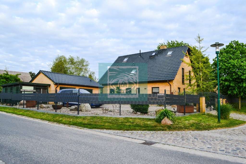 Immobilie in Glowe - Glowe/Polchow: Wunderschöne Wohnimmobilie in ländlicher Umgebung und Wassernähe! - Bild 0