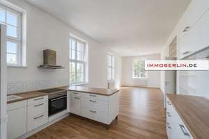 IMMOBERLIN.DE - Helle Altbauwohnung mit Balkon & Pkw-Stellplatz in harmonischer Lage – Die vollständige Adresse der Immobilie erhältst du vom Anbieter., 13585 Spandau (Ortsteil), Berlin – Vorschaubild 1
