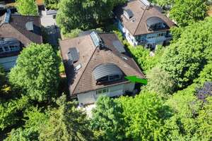 Helle Dachgeschosswohnung mit Charme und schönem Ausblick