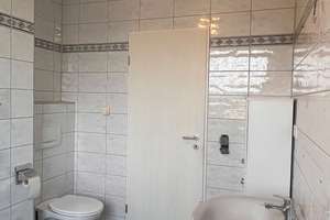 Traumhafte Maisonette mit großem Balkon, 2 Bädern & 2 TG-Stellplätzen – Oberheidter Straße 60, 42349 Cronenberg, Wuppertal – Vorschaubild 11