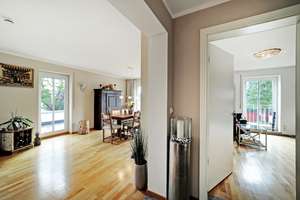 Großzügige Maisonette mit Terrasse, Balkon und Kamin in ruhiger Wohnlage von Untermenzing – Die vollständige Adresse der Immobilie erhältst du vom Anbieter., 80997 Allach, München – Vorschaubild 6