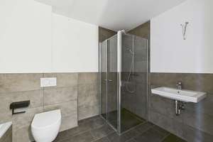 Hochwertiges KFW-55 Reihenmittelhaus in Regensburg mit Luxus-Küche, Fußbodenheizung und Garten! – Die vollständige Adresse der Immobilie erhältst du vom Anbieter., 93057 Konradsiedlung-Wutzlhofen, Regensburg – Vorschaubild 16