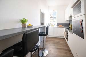 Attraktive Kapitalanlage im Herzen Freiburgs – möblierte 4-Zimmer-WG mit hohem Vermietungspotenzial – 79098 Altstadt-Ring, Freiburg im Breisgau – Vorschaubild 2