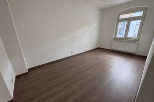 Fürth, Nähe Herrnstrasse ! Charmante sehr helle u. renovierte 2-Zi.-Altbauwhg. 65m² mit Balkon, 2.OG – 90762 Südliche Südstadt, Fürth – Vorschaubild 2
