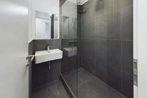 Sanierte 3-Zimmer-Wohnung mit Westbalkon, Weitblick & TG-Stellplatz – vermietete Kapitalanlage – Die vollständige Adresse der Immobilie erhältst du vom Anbieter., 81243 Aubing-Süd, München – Vorschaubild 9