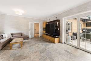 Innenpool, Sauna, Kamin, vier Bäder/WCs, Garage usw.: Fantastisches Ein-/Zweifamilienhaus in Hönow – Die vollständige Adresse der Immobilie erhältst du vom Anbieter., 15366 Hoppegarten – Vorschaubild 5