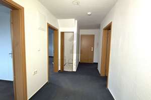 Kapitalanlage mit Perspektive! 2-Raum-Dachgeschosswohnung mit Entwicklungspotential im Erzgebirge – Die vollständige Adresse der Immobilie erhältst du vom Anbieter., 9235 Burkhardtsdorf – Vorschaubild 4