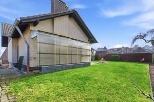 Freistehendes Einfamilienhaus mit großem Garten, Fußbodenheizung, Kamin und Doppelgarage in Waldorf – Die vollständige Adresse der Immobilie erhältst du vom Anbieter., 53332 Bornheim – Vorschaubild 60