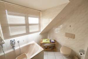 Helle 2-Zimmer-Wohnung mit Balkon und Stellplatz in gepflegtem Zweiparteienhaus in Köln-Vogelsang – 50829 Vogelsang, Köln – Vorschaubild 8