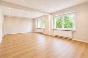 Neubau im Altbau – Kernsanierte 2-Zimmer-Wohnung mit Balkon und offenem Wohnbereich – 40476 Derendorf, Düsseldorf – Vorschaubild 2