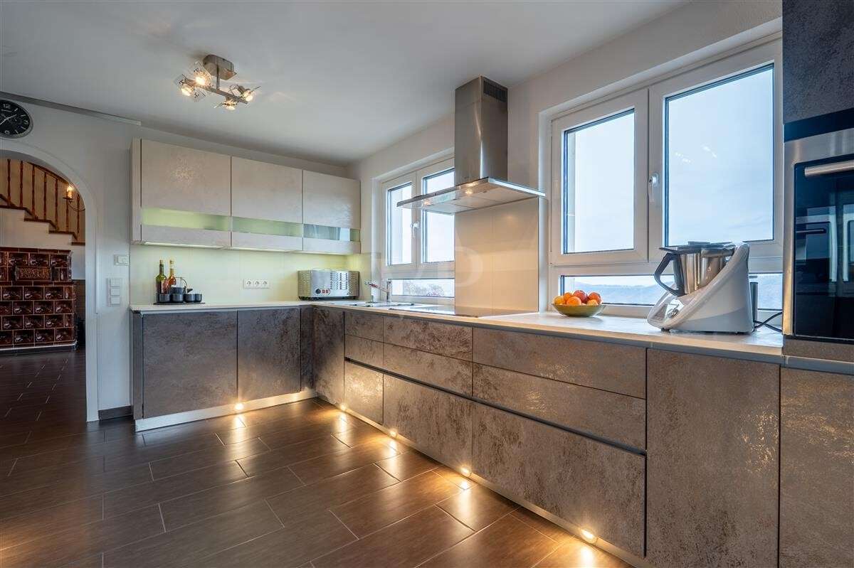 Immobilie in Boppard - Modernisiertes Einfamilienhaus in Höhenlage mit fantastischem Blick über das Mittelrheintal - Bild 1