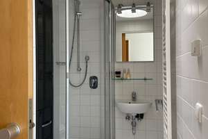 Lichtdurchflutete Dachgeschoss Wohnung - 4 Zimmer mit Terrasse – 80807 Milbertshofen, München – Vorschaubild 6