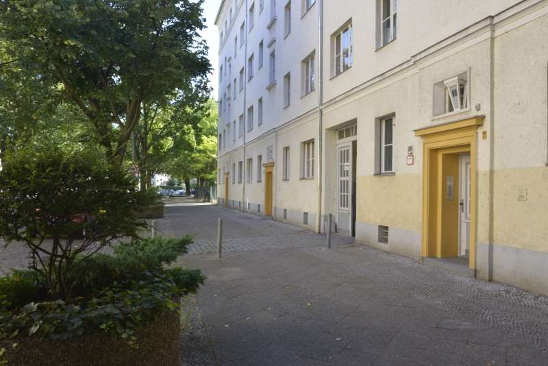 Charmante Altbauwohnung im Hochparterre mit Gartenblick, unweit dem Bürgerpark ***bezugsfrei***, Berlin – Bild 1