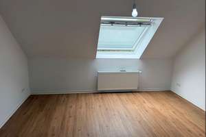Erstbezug nach Sanierung - Moderne 2-Zimmer-Dachgeschosswohnung