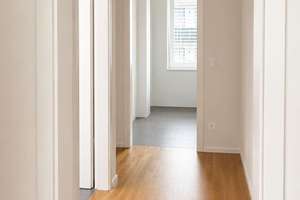 Moderne 3-Zimmer-Wohnung mit großem Balkon, 2 Bädern und TG-Einzelstellplatz in München-Lochhausen – Marianne-Hoppe-Straße 28, 81249 Lochhausen, München – Vorschaubild 13