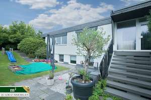 Modernisierter Bungalow mit Einliegerwohnung und tollem Grundstück in naturnaher Lage