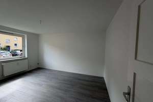 Frisch renovierte 5-Zimmer-Erdgeschosswohnung mit 2 Bädern & großer Küche – Perfekt für Familien! – Pappeldamm 55, 38239 Thiede, Salzgitter – Vorschaubild 5