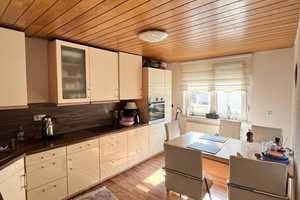 Einfamilienhaus mit kleiner Scheune im Herzen von Goldbach – Aschaffenburg (Kreis) – Vorschaubild 1
