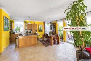 IMMOBERLIN.DE - Toplage! Großzügige Wohnung mit Südterrasse und Garten – Die vollständige Adresse der Immobilie erhältst du vom Anbieter., 12555 Köpenick, Berlin – Vorschaubild 2