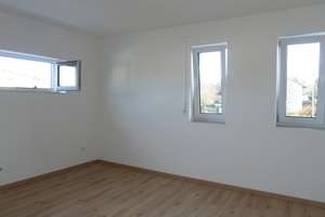 GROSSzügige, MODERNE DHH in RUHIGER und SONNIGER LAGE! IDEAL für Familien! SCHÖNER Garten! – Schwaigweg 24, 86928 Hofstetten – Vorschaubild 12