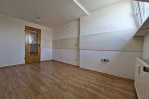 Gepflegte, renovierte 3,5 Zimmer Wohnung (Provisionsfrei) für 2-3 Personen im Zentrum von Düsseldorf – Die vollständige Adresse der Immobilie erhältst du vom Anbieter., 40215 Friedrichstadt, Düsseldorf – Vorschaubild 13