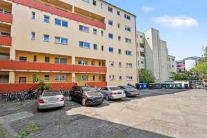 Bezugsfreie 3-Zimmer-Dachgeschosswohnung mit Balkon in City-Lage unweit Schloss Charlottenburg – Die vollständige Adresse der Immobilie erhältst du vom Anbieter., 10587 Charlottenburg, Berlin – Vorschaubild 2