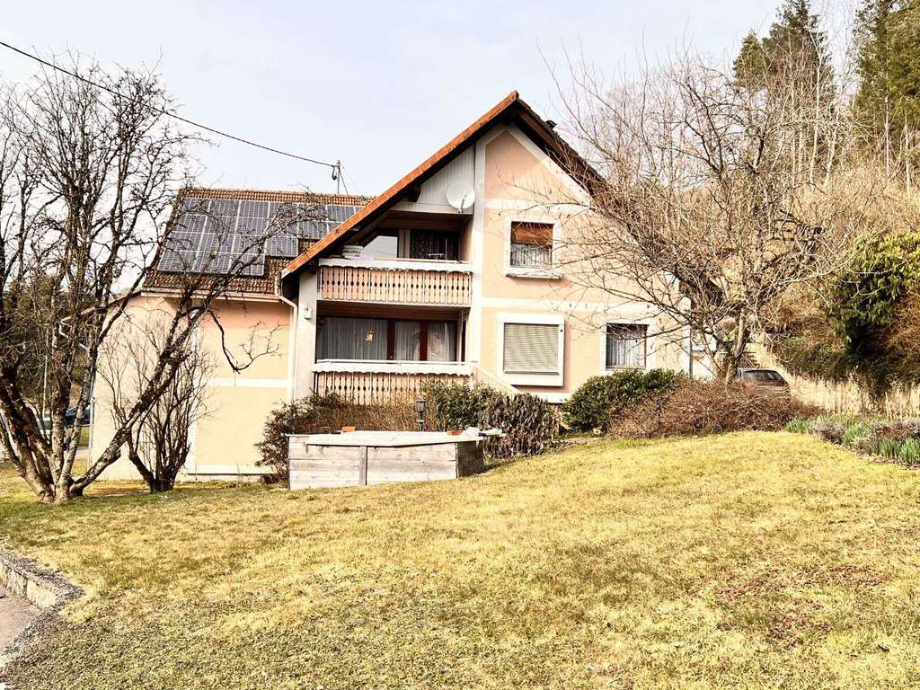 Immobilie in Stühlingen - Stattliches Wohnhaus mit viel Nutzfläche - Bild 2