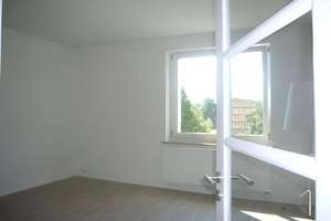 2,5-Raum-Wohnung mit EBK und Balkon in Düsseldorf – Die vollständige Adresse der Immobilie erhältst du vom Anbieter., 40476 Derendorf, Düsseldorf – Vorschaubild 3