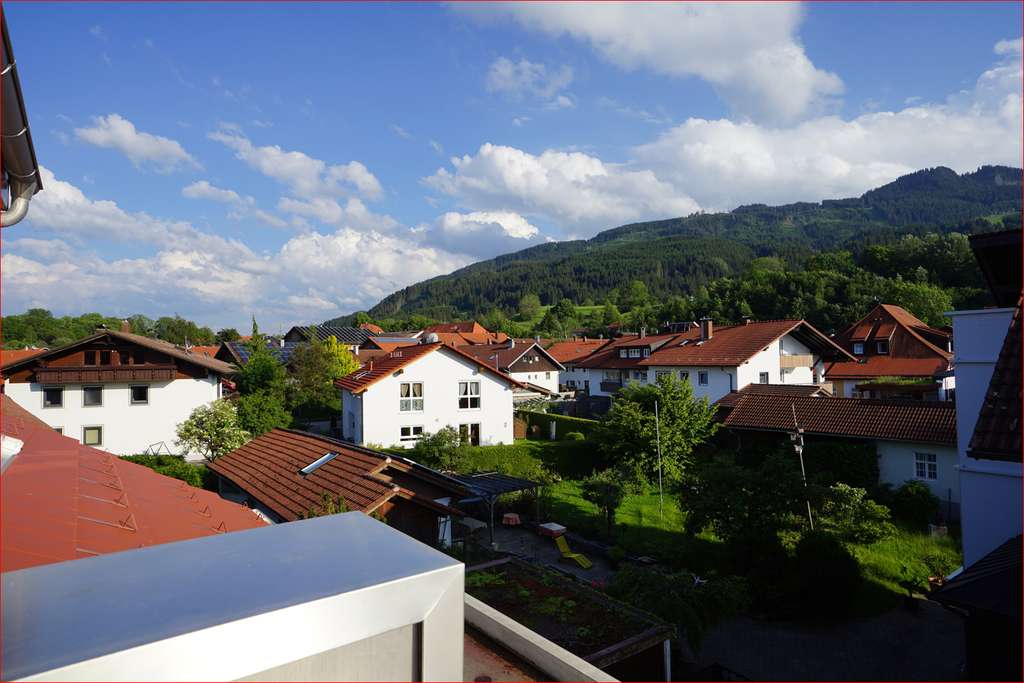 Immobilie in Nesselwang - WHG 6
Exklusive Penthouse-Wohnung! TOP Ausstattung! Top Energiewert KFW40EE - Bild 2