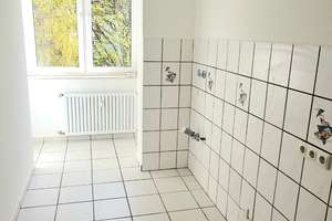 Tolle  2 ½ R. ( + Büro ) Wohnung in Oberhausen-Stadtmitte (ruhige Lage) – Die vollständige Adresse der Immobilie erhältst du vom Anbieter., 46045 Altstadt-Süd, Oberhausen – Vorschaubild 4