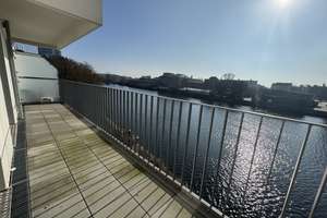 Zwischen Weite, Wasser und Großstadtlicht – Ihr urbaner Rückzugsort – Stralauer Platz 38A, 10243 Friedrichshain, Berlin – Vorschaubild 2