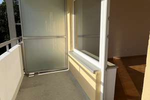 Privat ohne Maklerprovision: 3-Raum-Wohnung mit zwei Balkonen und EBK in München Bogenhausen – Regina-Ullmann-Str. 69, 81927 Johanneskirchen, München – Vorschaubild 2