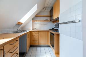 Wohnen zwischen Natur und urbaner Nähe – Dachgeschosswohnung mit Galerie und zwei Balkonen – Die vollständige Adresse der Immobilie erhältst du vom Anbieter., 80939 Obere Isarau, München – Vorschaubild 15
