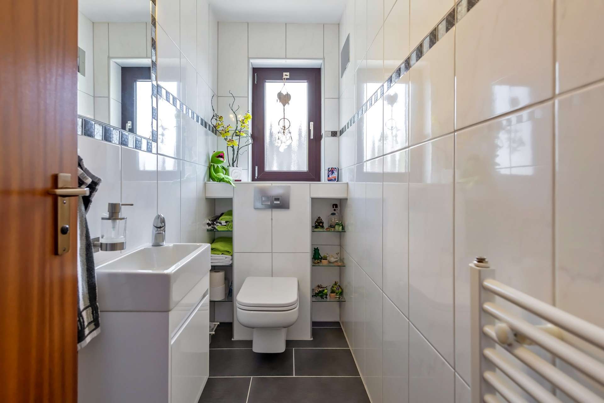 Immobilie in Adelberg - Wohnen mit der Familie unter einem Dach- attraktives Generationshaus - Bild 3